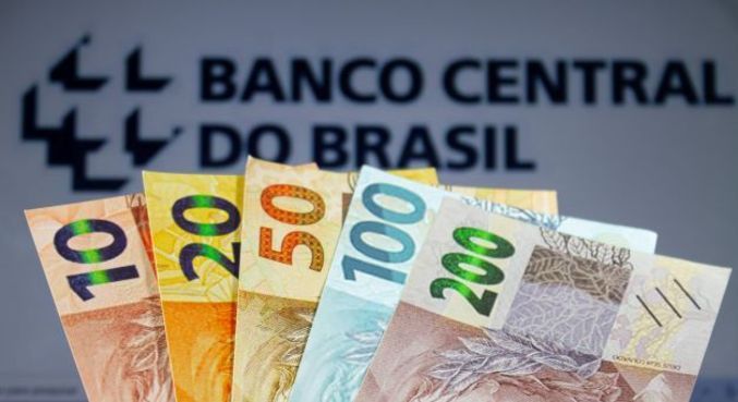 Brasileiros ainda no sacaram R$ 7,12 bilhes de valores a receber