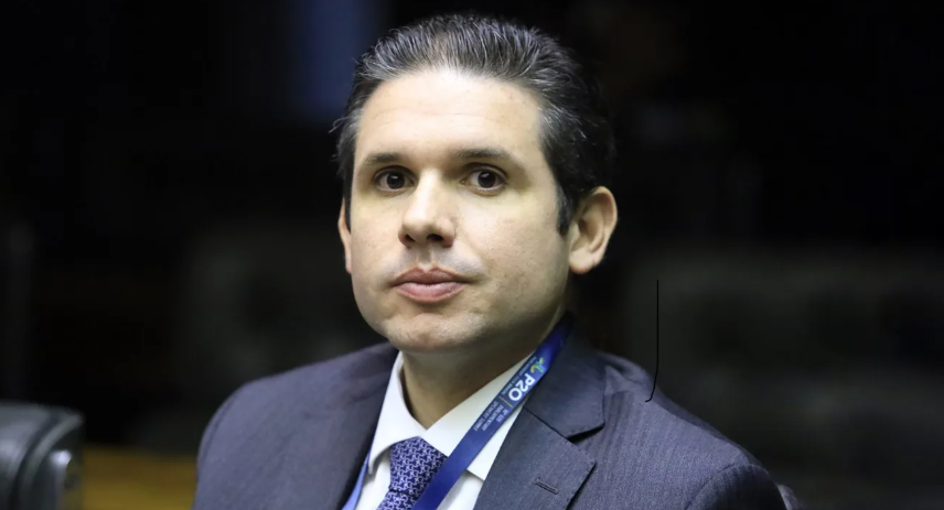 Hugo Motta ignora press�es quanto � anistia e negocia acordo com o STF