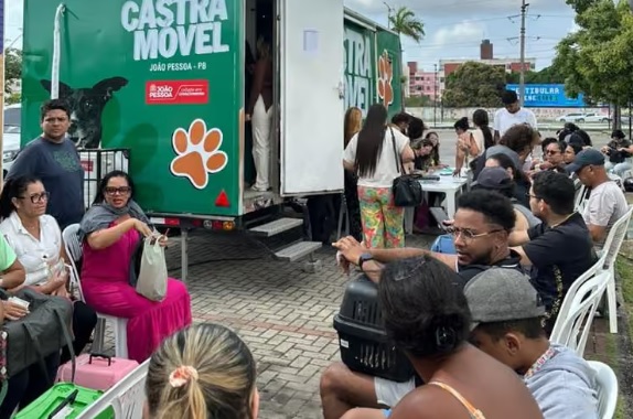 Castramóvel abre 90 vagas para castração de cães e gatos a partir desta segunda-feira, em João Pessoa